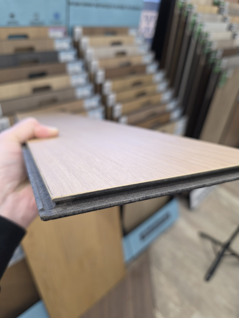 ламинат на черной влагостойкой плите