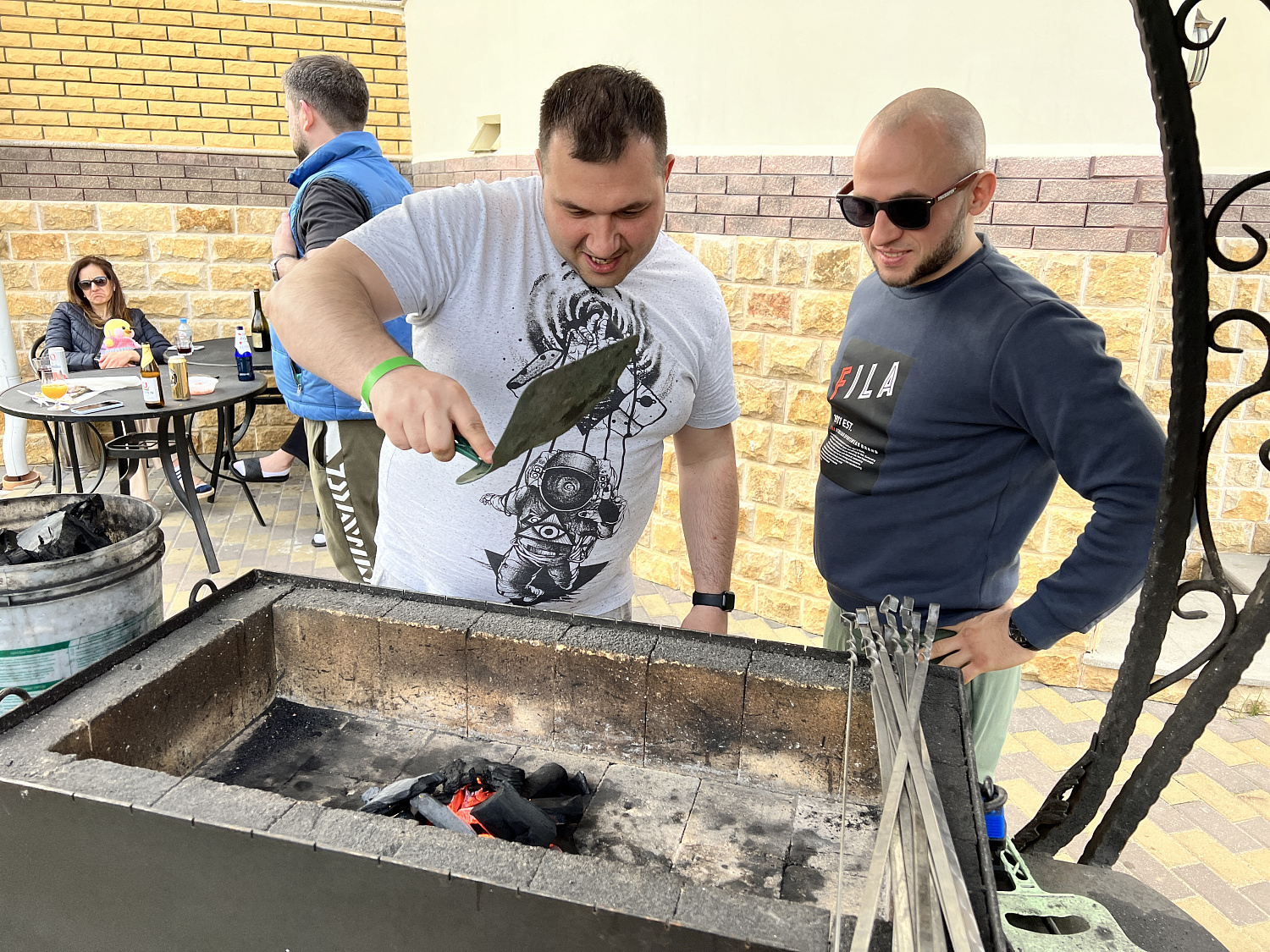 Провели весенний корпоратив нашей большой и дружной командой Роман по полам