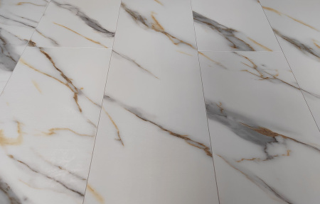Ламинат MSPC Бело-золотой мрамор DC833 MР