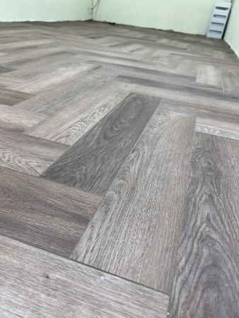 Кварцвиниловая плитка (Елочка) Alpine Floor PARQUET LIGHT Дуб Фафнир ЕСО 13-16