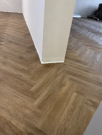 Кварцвиниловая плитка (Елочка) Alpine Floor PARQUET LIGHT ECO 13-10 Макадамия