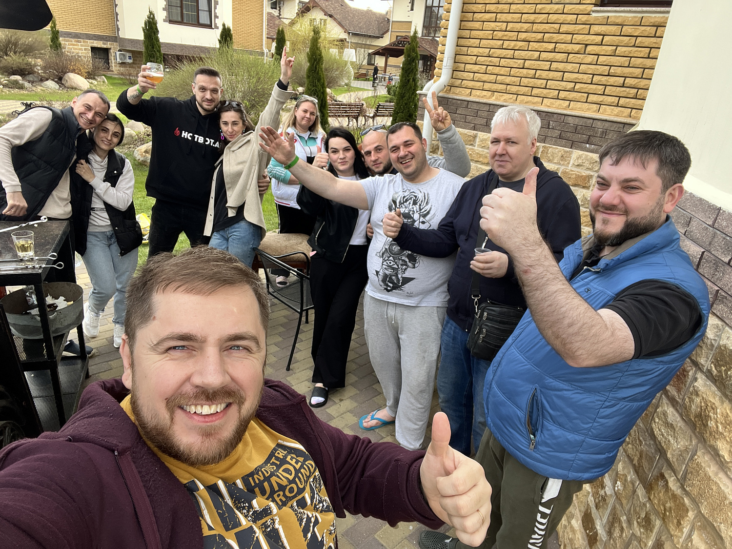 Провели весенний корпоратив нашей большой и дружной командой Роман по полам