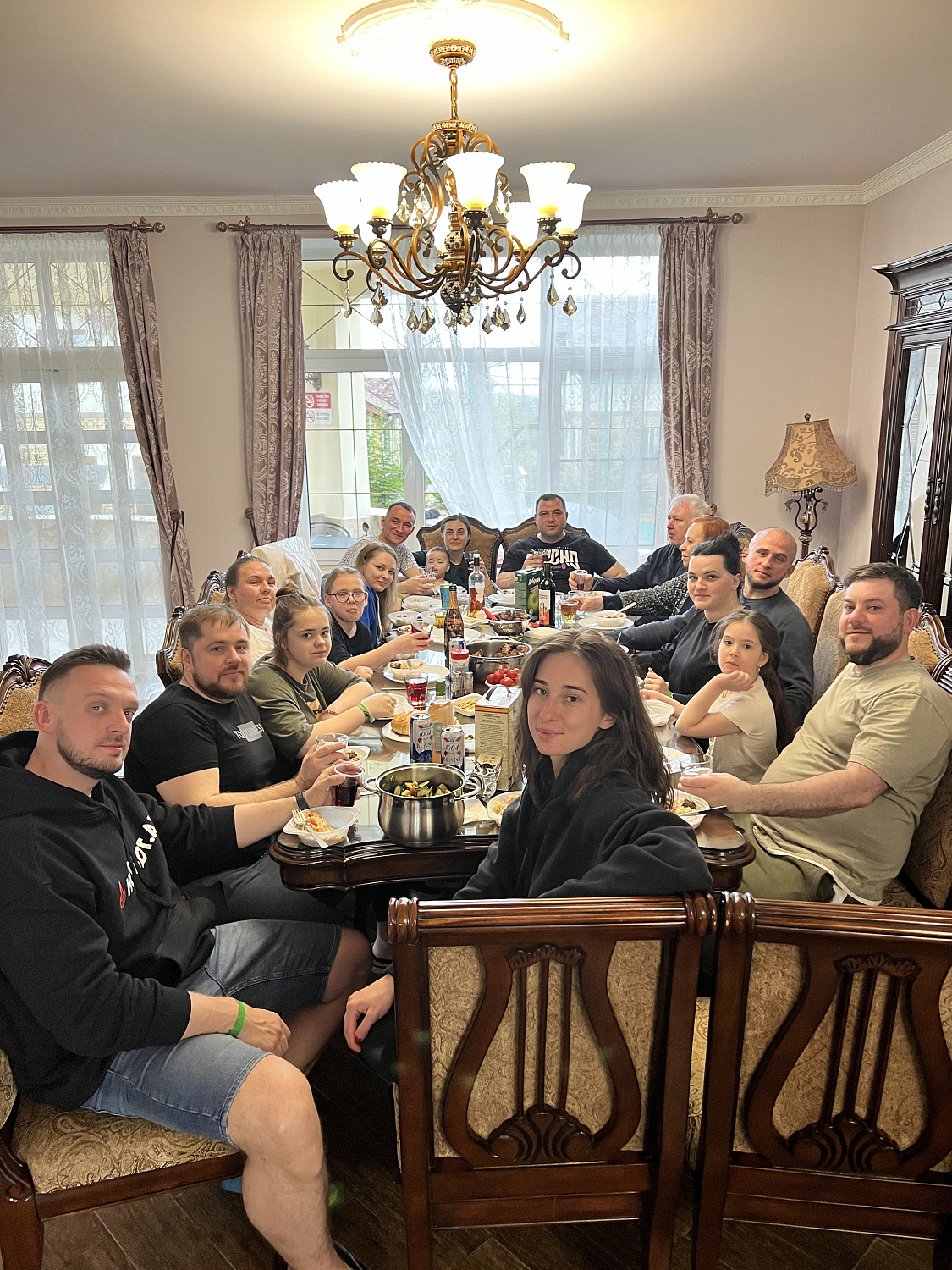 Провели весенний корпоратив нашей большой и дружной командой Роман по полам